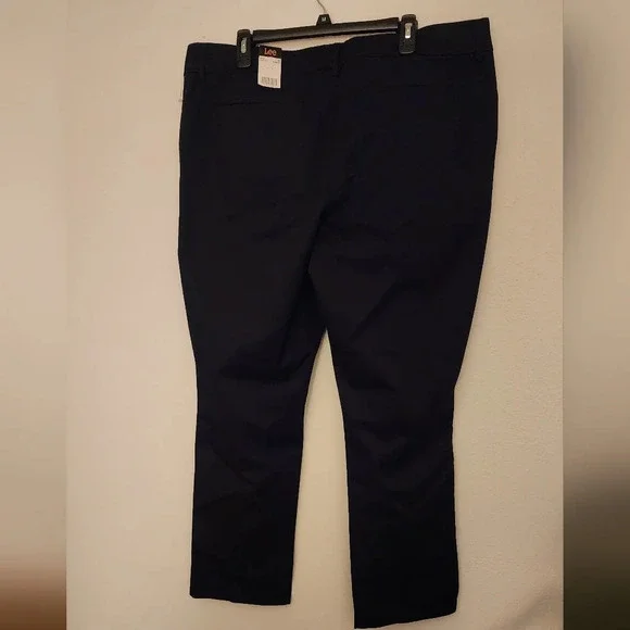 Lee Women's Wrinkle Free Relaxed Fit Dress Pants - NWT Sz 20M - Picture 3 of 8